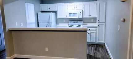 Capitol View Apartments in Sacramento, CA - Building Photo - Building Photo