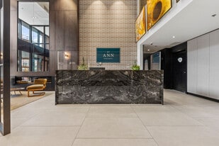 St Ann Appartements in Montréal, QC - Building Photo