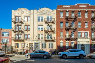 572 E 26th St in Brooklyn, NY - Building Photo - Building Photo