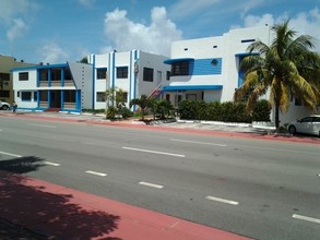 9048 Collins Ave in Surfside, FL - Building Photo - Building Photo