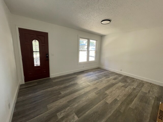 1704 Walnut Ave in Lawrenceburg, TN - Foto de edificio - Building Photo