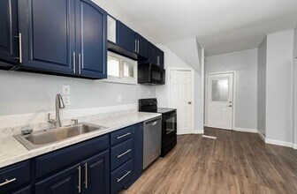 1713 William Howard Taft Rd in Cincinnati, OH - Building Photo - Building Photo