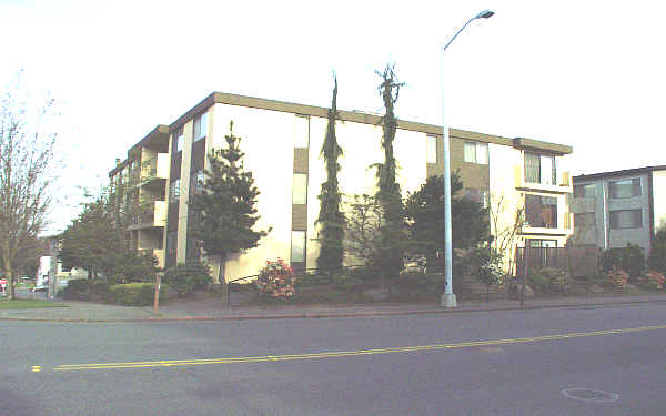 Twin Cedars in Seattle, WA - Foto de edificio - Building Photo