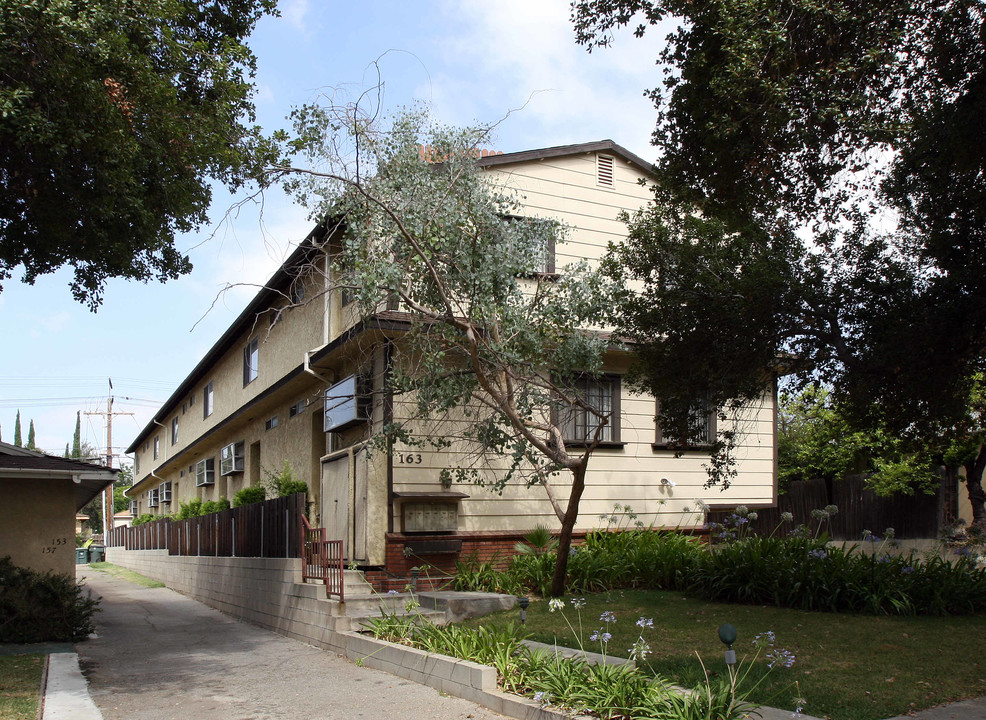 163 N Parkwood Ave in Pasadena, CA - Building Photo