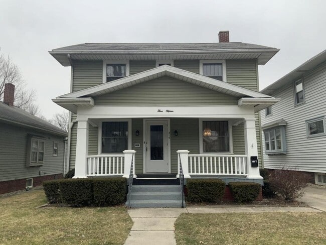 property at 315 Lexington Ct
