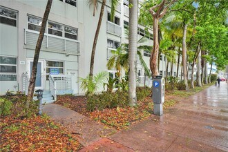 4332 Collins Ave in Miami Beach, FL - Building Photo - Building Photo