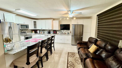 20381 NE 30th Ave in Miami, FL - Building Photo - Building Photo