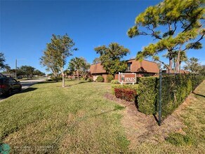 1302 Nebraska Ave in Fort Pierce, FL - Foto de edificio - Building Photo