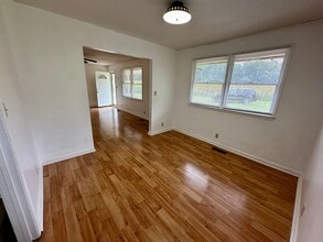 1320 Wells Rd in Sumter, SC - Building Photo - Building Photo