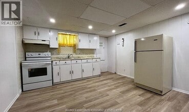 2929 Austen Dr in Windsor, ON - Building Photo - Building Photo