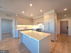 737 Swann Ave in Alexandria, VA - Building Photo - Building Photo