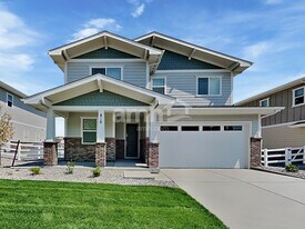 818 S Oak St in Lakewood, CO - Building Photo