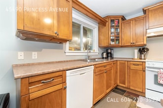 45490 Princess Ave in Chilliwack, BC - Building Photo - Building Photo