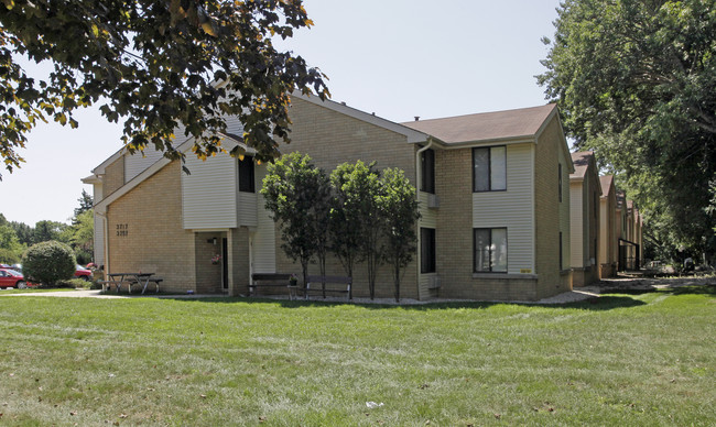 Evergreen Square of Cudahy - Senior/Disabled in Cudahy, WI - Building Photo - Building Photo