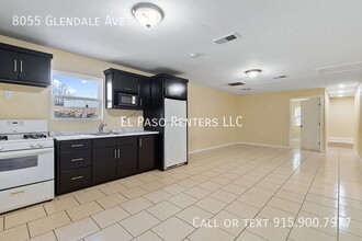 8055 Glendale Ave in El Paso, TX - Building Photo - Building Photo