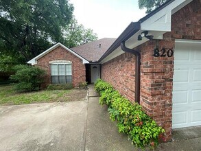 820 W Lamberth Rd in Sherman, TX - Building Photo - Building Photo