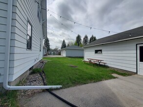 1502 Cottonwood St in Grand Forks, ND - Building Photo - Building Photo