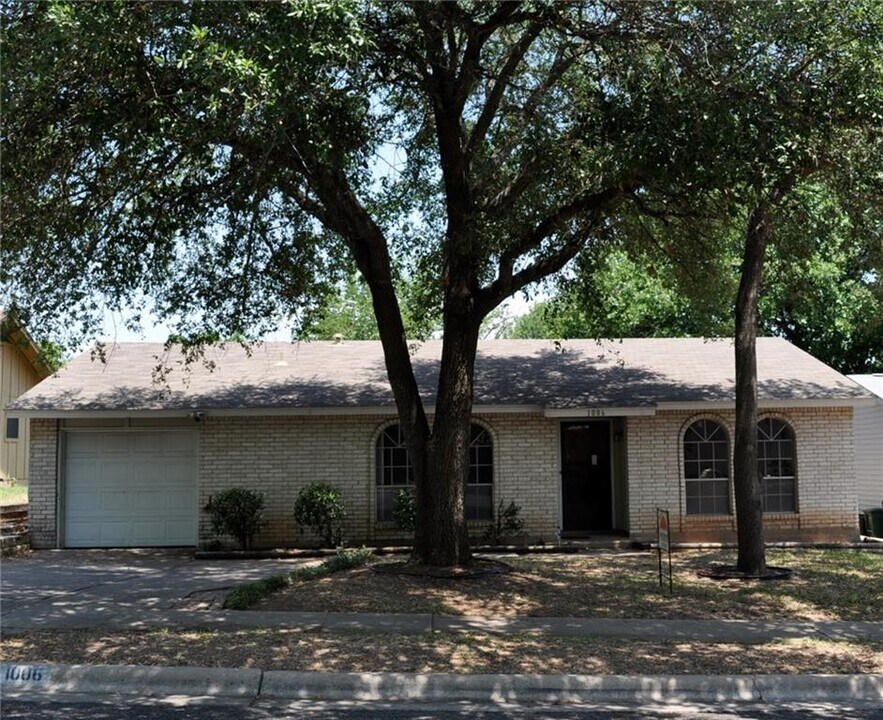 1006 Warrington Dr in Austin, TX - Building Photo