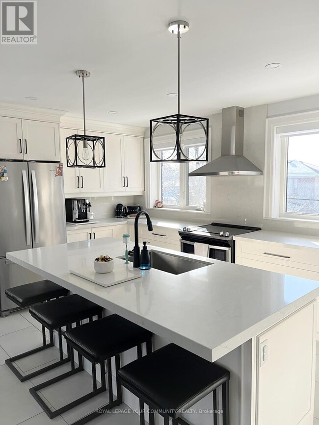 4 Norgrove Crescent in Toronto, ON - Building Photo - Building Photo