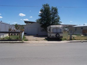 702 Daley St in Rawlins, WY - Foto de edificio - Building Photo