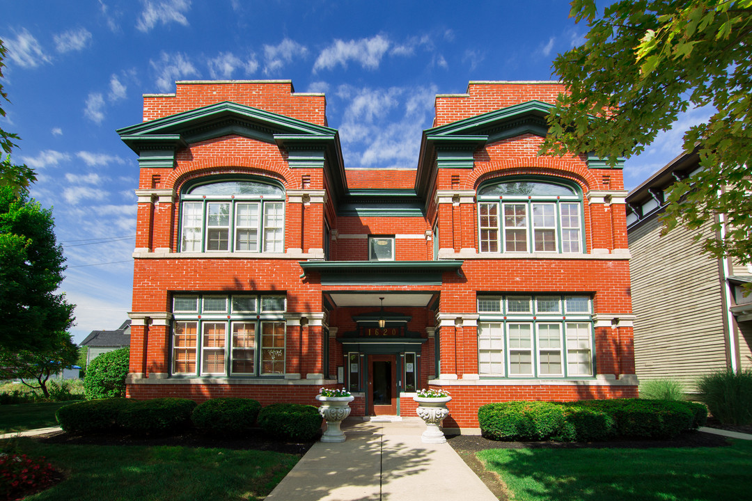 Colmar Apartments in Indianapolis, IN - Building Photo