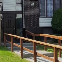 3 Hook Rd, Unit 42D in Poughkeepsie, NY - Building Photo