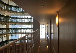 1717 N Bayshore Dr, Unit 1948 in Miami, FL - Building Photo - Building Photo