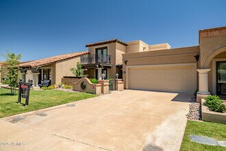 8094 E Vía Del Vencino in Scottsdale, AZ - Building Photo - Building Photo
