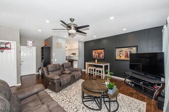 56 C E Blackwell St in Dover, NJ - Building Photo - Building Photo