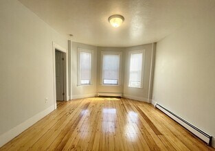 22 Howell St in Boston, MA - Building Photo - Building Photo