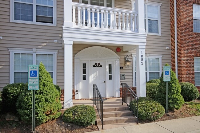 1052 Glenwood Station Ln in Charlottesville, VA - Building Photo - Building Photo