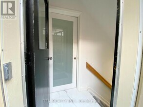 8 Ravencliff Crescent in Toronto, ON - Building Photo - Building Photo