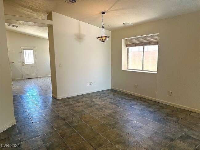 2018 Pink Coral Dr in North Las Vegas, NV - Building Photo - Building Photo