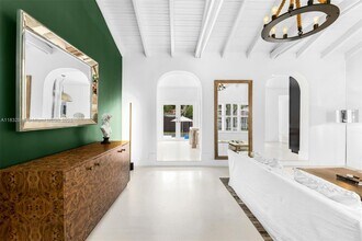 712 NE 72nd St in Miami, FL - Building Photo - Building Photo