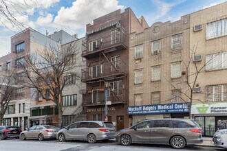 170A Division Ave in Brooklyn, NY - Foto de edificio - Building Photo