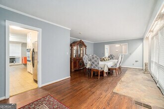 3382 Bobolink Cir SW in Atlanta, GA - Building Photo - Building Photo