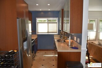 642 Pacific St-Unit -2 in Santa Monica, CA - Foto de edificio - Building Photo