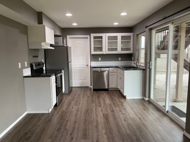 property at 3950 NE Vista del Rey Dr