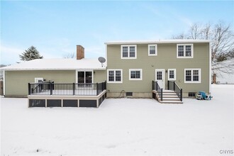 7651 Redcoat Cir, Unit b in Manlius, NY - Building Photo - Building Photo