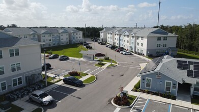 Brisas Del Sur Apartments in Ft. Myers, FL - Building Photo - Building Photo