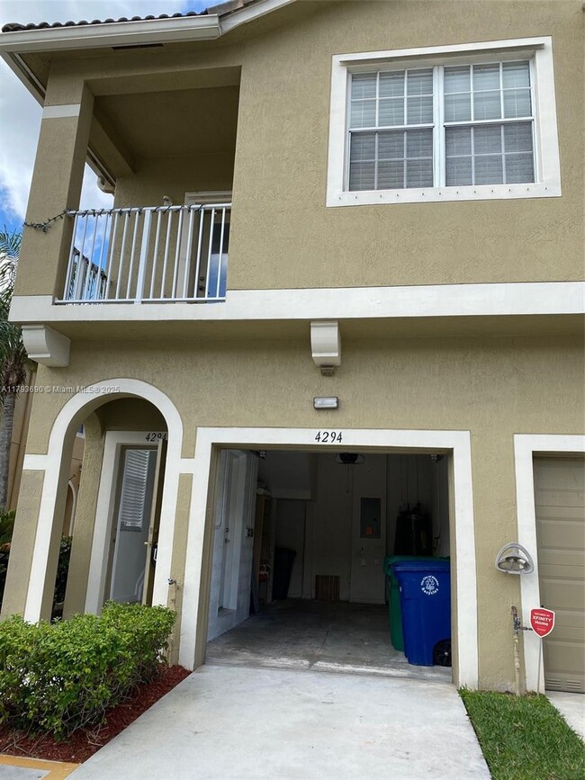 4294 SW 132nd Wy in Miramar, FL - Building Photo - Building Photo