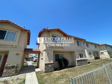 214 N Spruce Ave in Rialto, CA - Building Photo