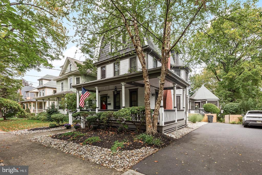 127 WEST End in Haddonfield, NJ - Building Photo