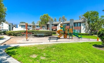 Avante Apartments in Ontario, CA - Foto de edificio - Building Photo