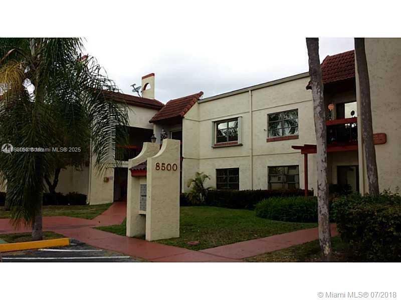 8500 SW 149th Ave in Miami, FL - Foto de edificio