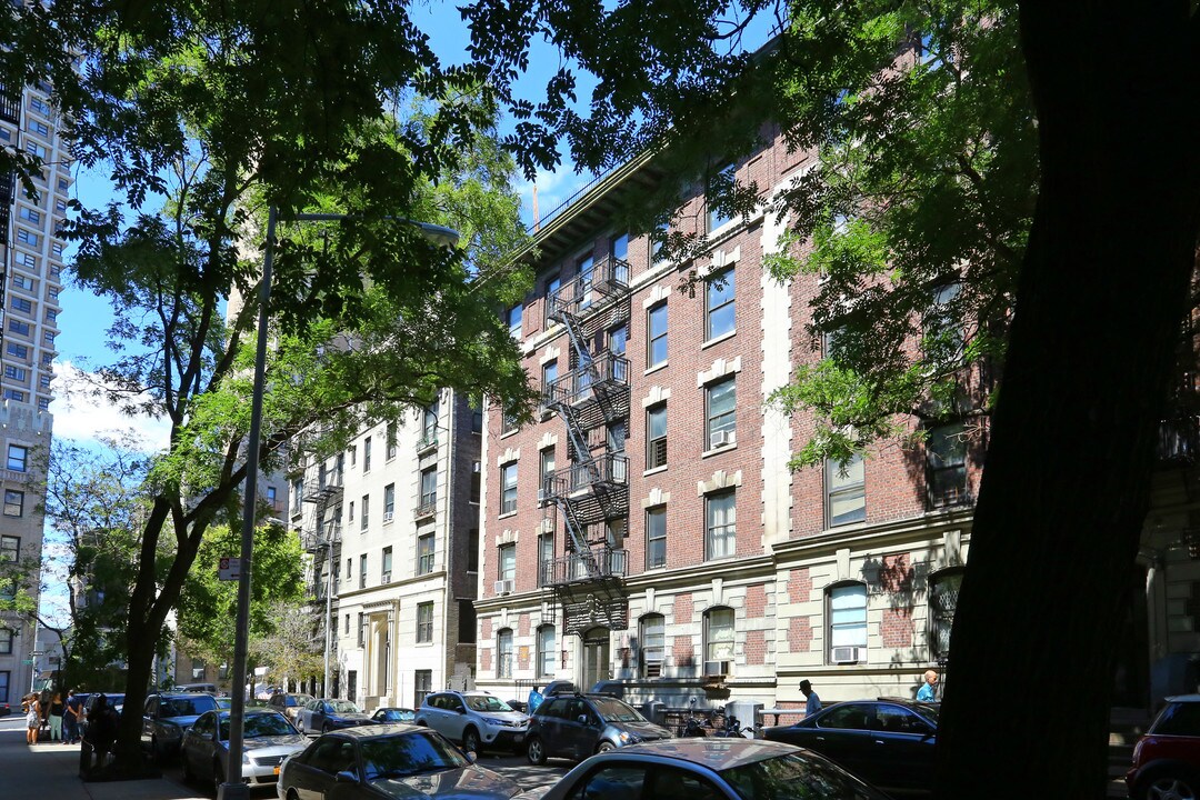 709 W 170 St in New York, NY - Building Photo