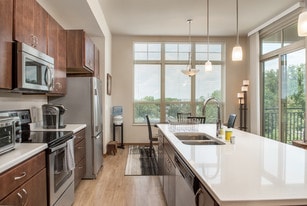 Parmenter Circle II in Middleton, WI - Building Photo