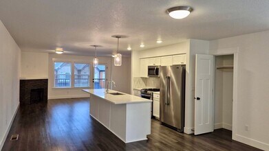 16769 Champion Wy in Sandy, OR - Building Photo - Building Photo