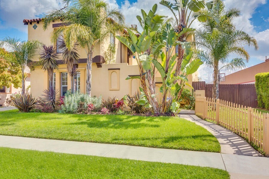 1248 S Point View St in Los Angeles, CA - Building Photo