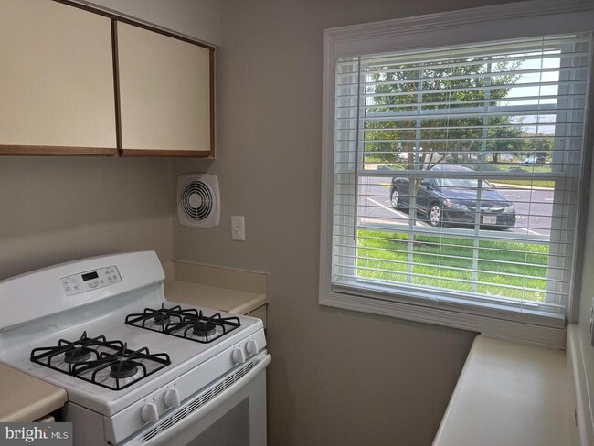 11104 Rock Garden Dr in Fairfax, VA - Foto de edificio - Building Photo